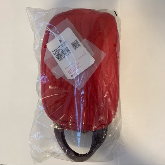 Lululemon Team Canada Quilted Everywhere Belt Bag *Online Only (NWT) (HTF) - Picture 4 of 4